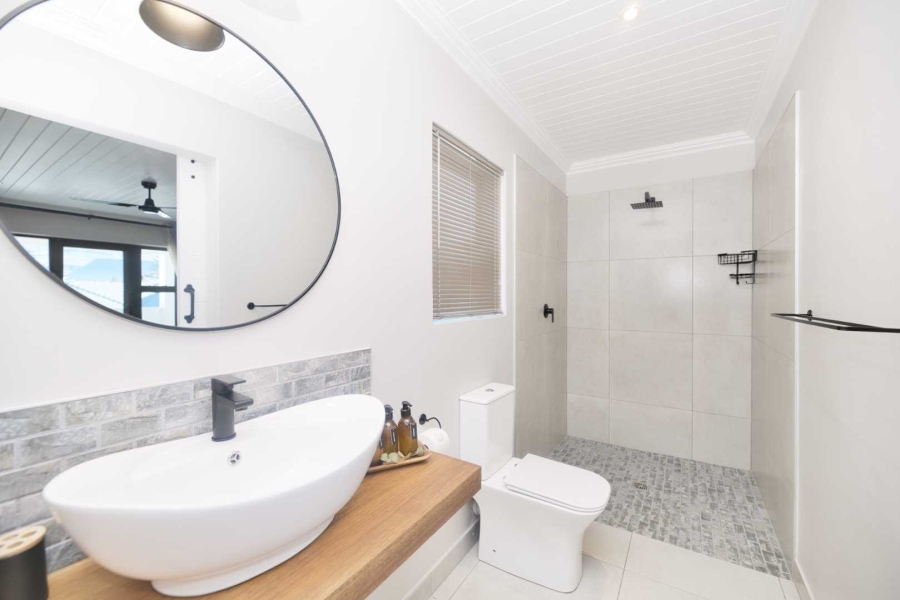 9 Bedroom Property for Sale in Westcliff Western Cape